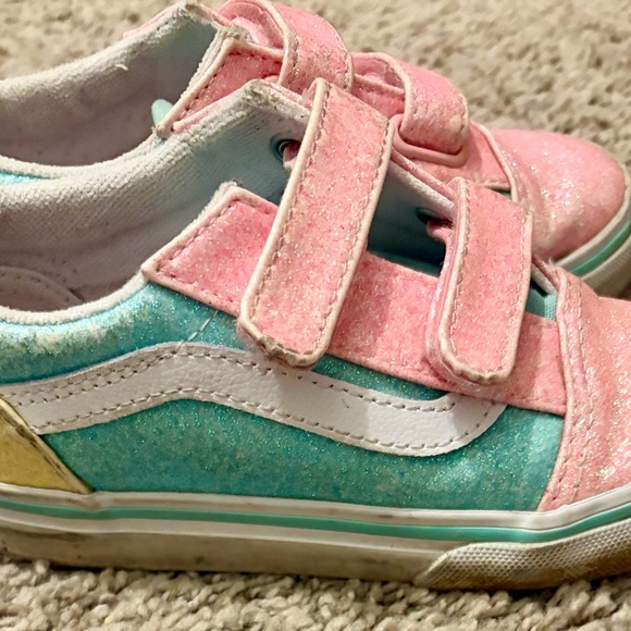 Vans - Picture 2 of 5